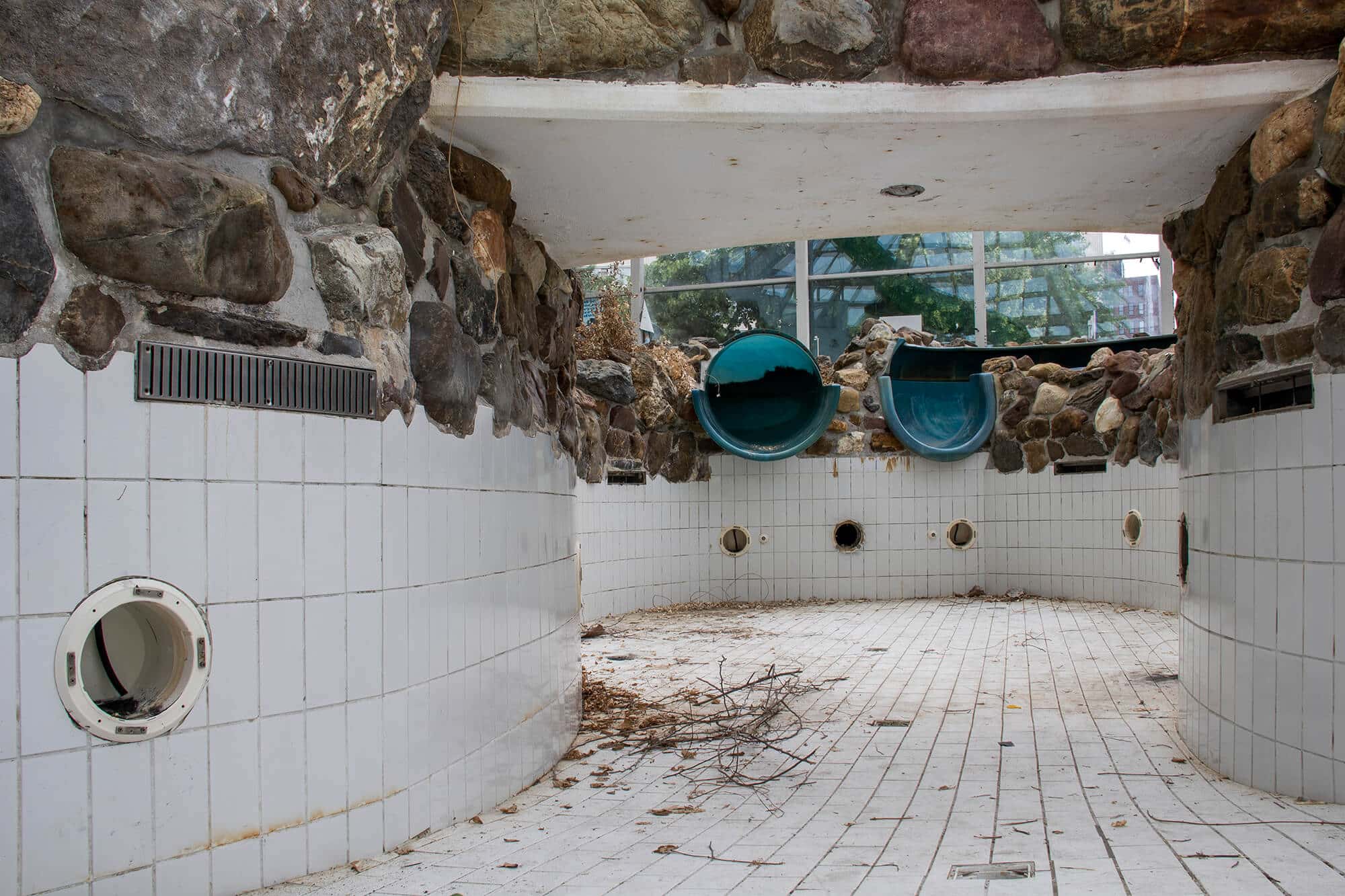 zwembad zonder water