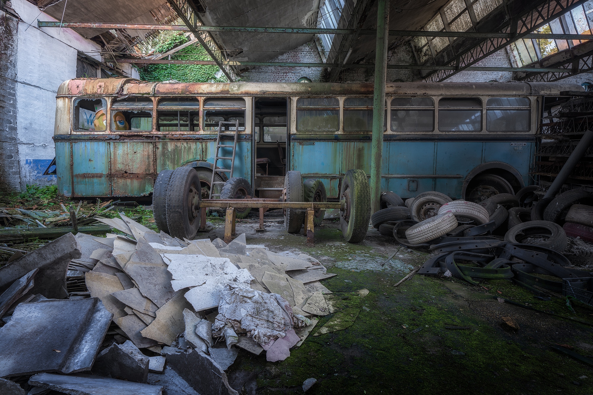 usine justic urbex oud bus